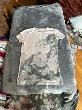 Free state shirt size small